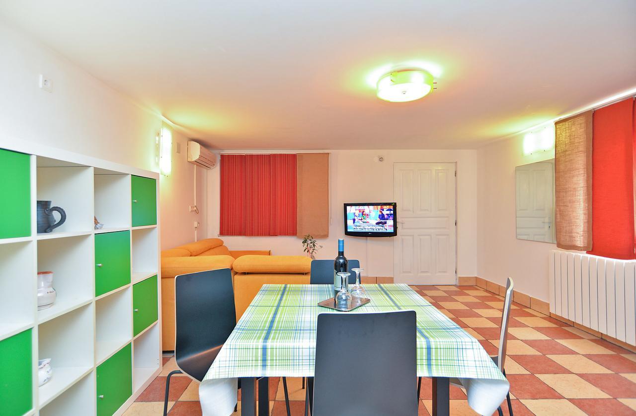 Apartments Dragica 929 Fazana Exterior photo
